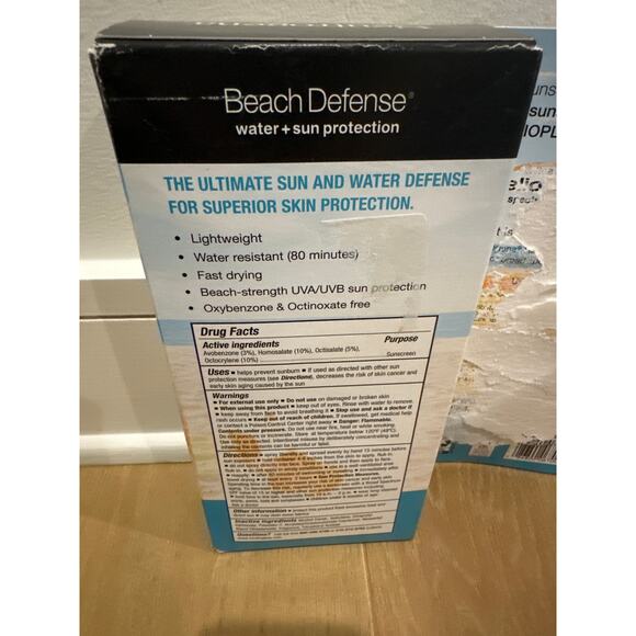 Neutrogena Beach Defense Water+Sunscreen Spray, SPF 60+,17.0 oz/480 g, Pack Of 2 - Picture 4 of 6